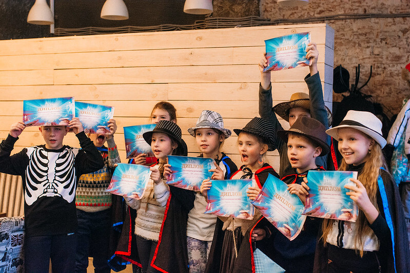 Как отметить Новый год классом — идеи для младших школьников в Уфе